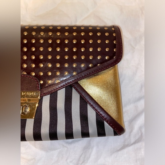 Women’s HENRI BENDEL brown and gold shoulder bag/clutch with gold hardware - Picture 11 of 17